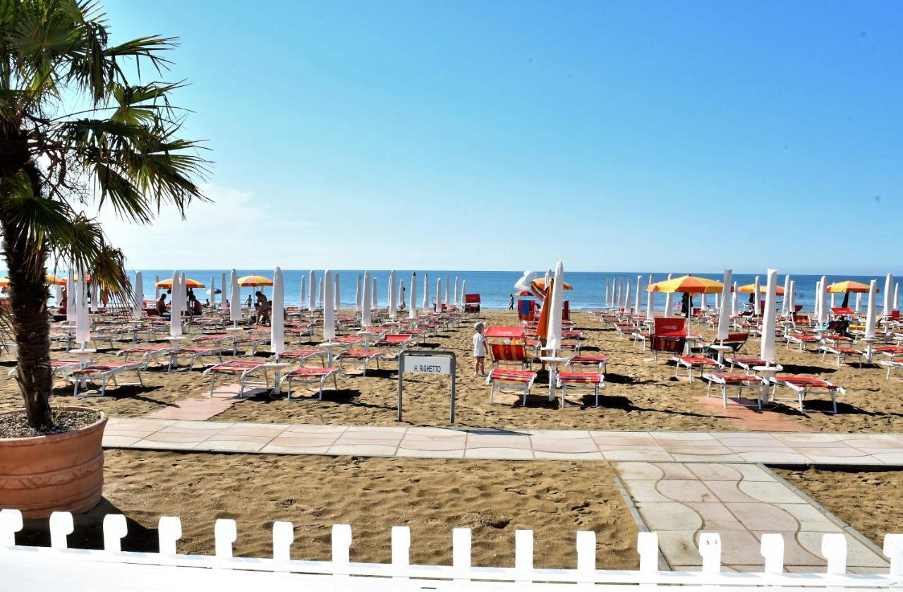 Hotel Righetto Fronte Mare Cavallino-Treporti Exteriör bild