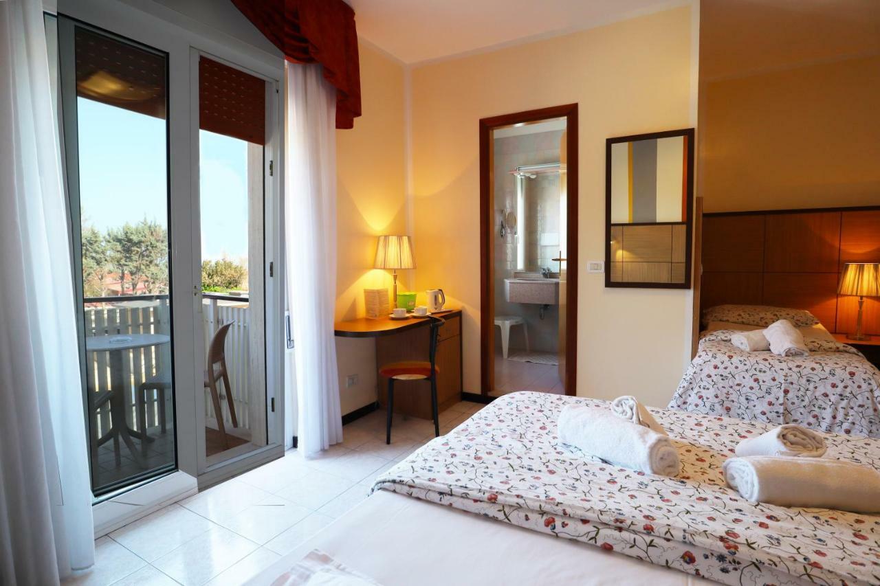 Hotel Righetto Fronte Mare Cavallino-Treporti Exteriör bild