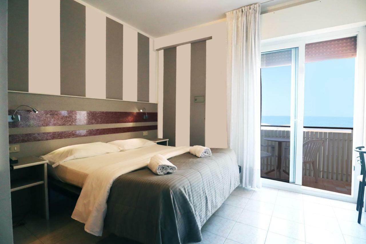 Hotel Righetto Fronte Mare Cavallino-Treporti Exteriör bild