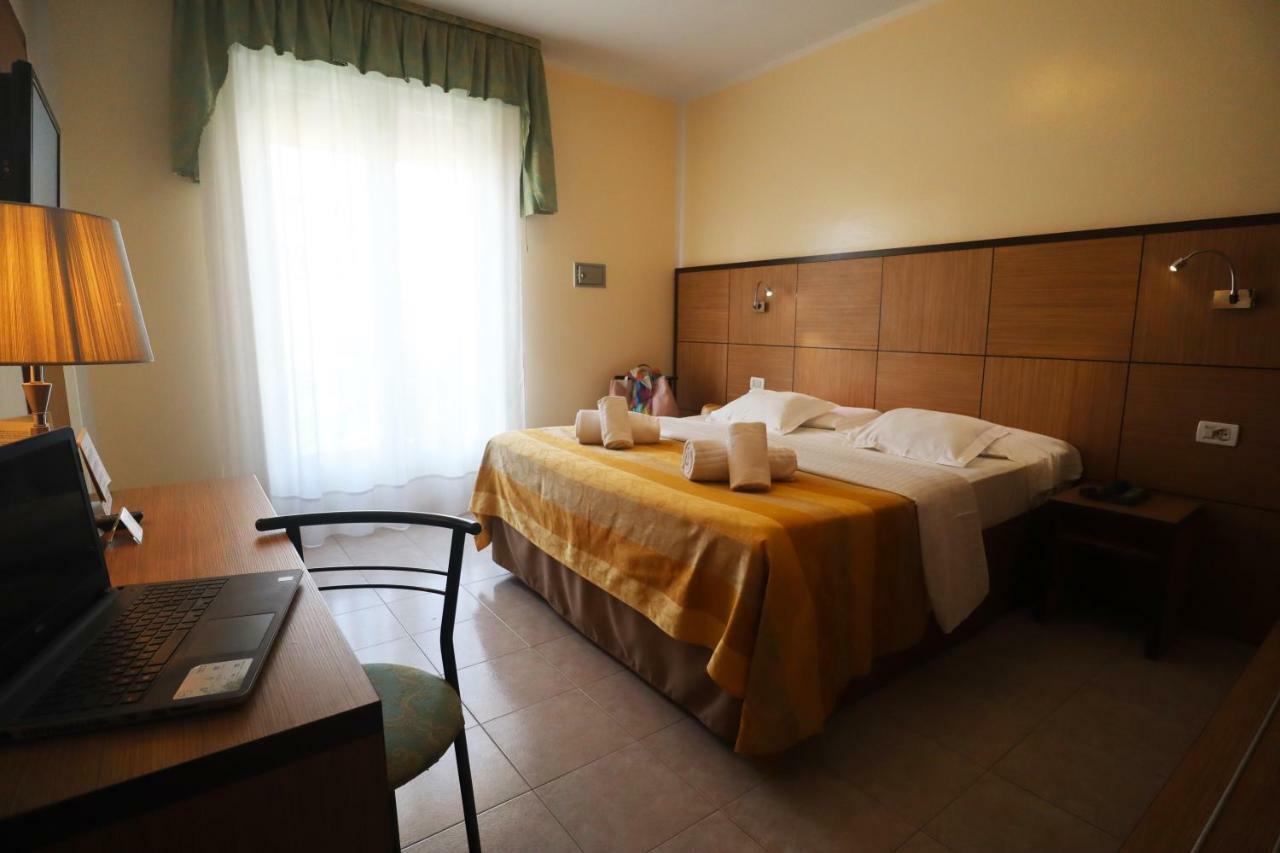 Hotel Righetto Fronte Mare Cavallino-Treporti Exteriör bild