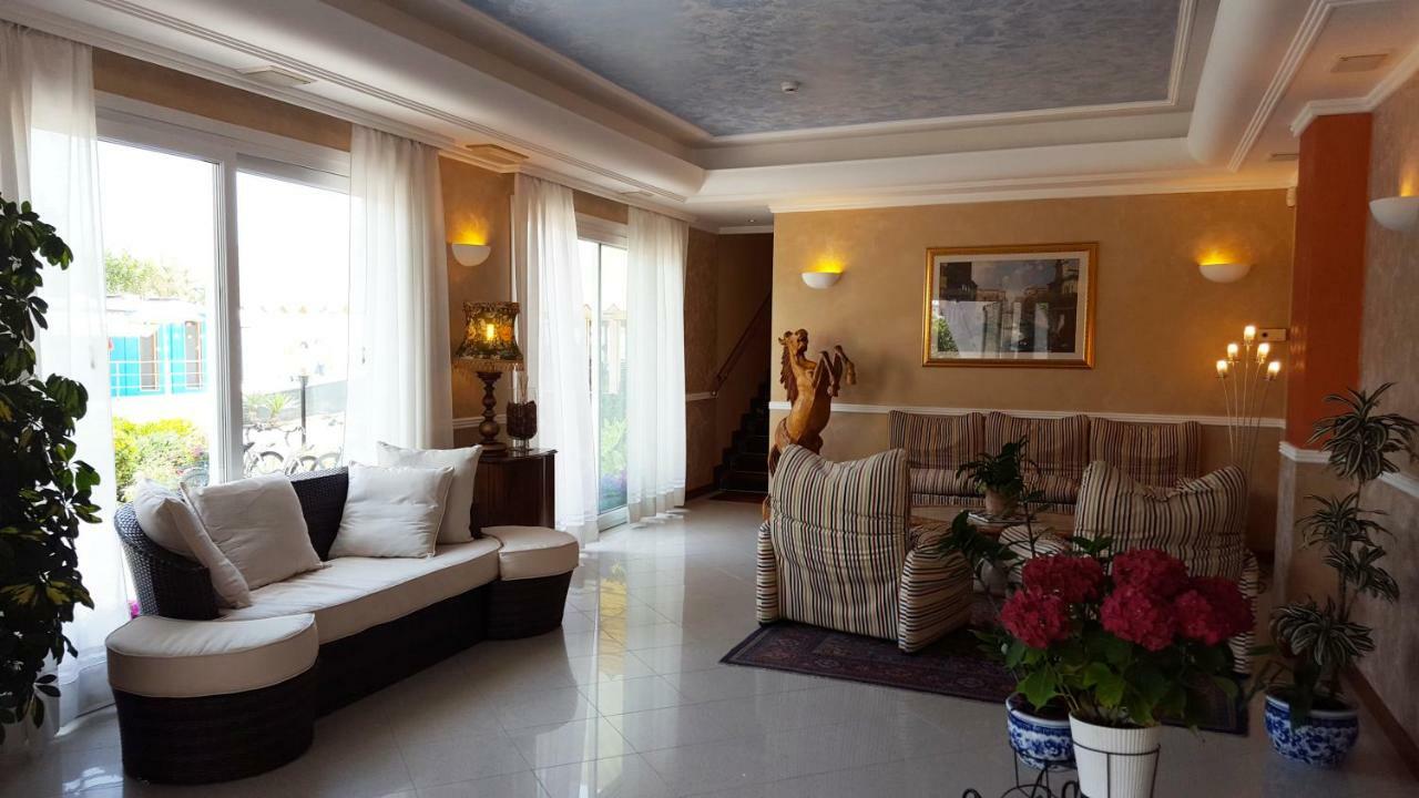 Hotel Righetto Fronte Mare Cavallino-Treporti Exteriör bild